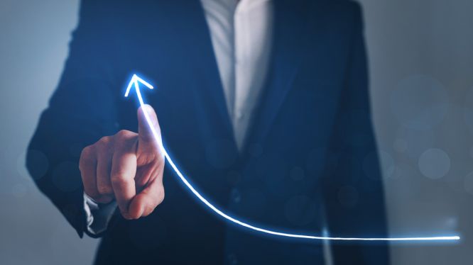 Agencia de marketing vs. hacerlo in-house: costos reales, riesgos y cuándo sí conviene contratar expertos